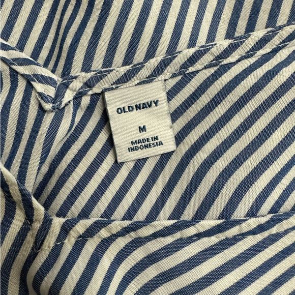 Old Navy blue pinstripe pullover v-neck sleeveless top size M - Picture 5 of 8